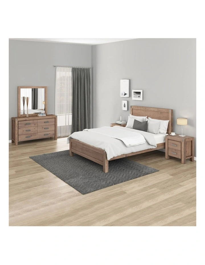 Bedroom Suite 4 Piece in Solid Queen Oak image 2