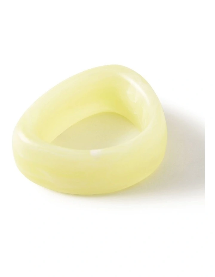 Cadence & Co. Chianti Resin Napkin Rings Set of 6 in Lemon image 6