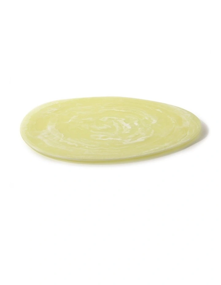 Cadence & Co. Chianti Resin Round Serving Platter 38x36cm in Lemon image 2