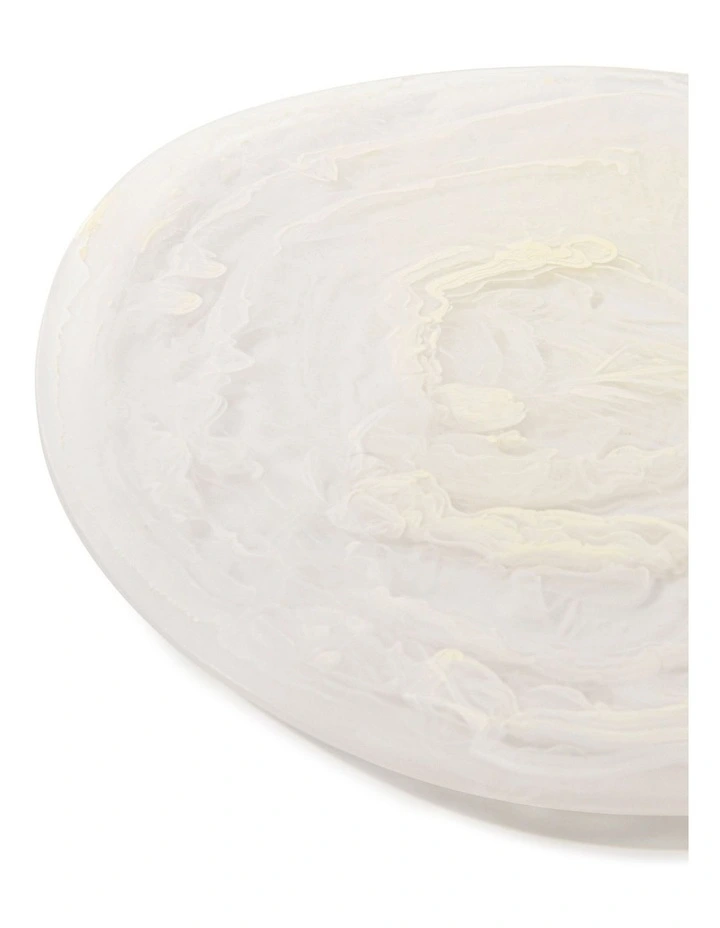 Cadence & Co. Chianti Resin Round Serving Platter 38x36cm in Vanilla image 6