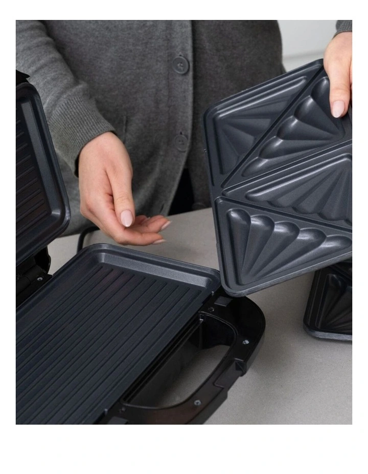 Sandwich Press With 3 Interchangeable Plates in Silver image 6
