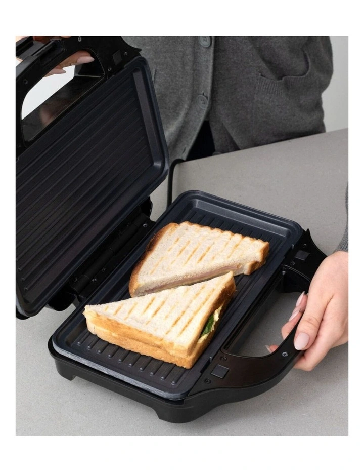 Sandwich Press With 3 Interchangeable Plates in Silver image 7