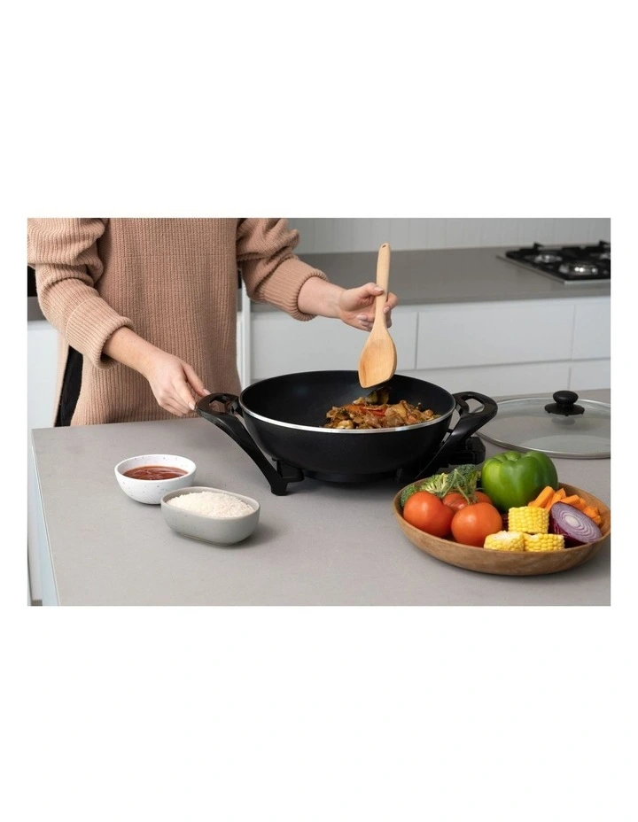 Non-Stick Large Electric Wok Capacity 5.4L 240 in Black image 4