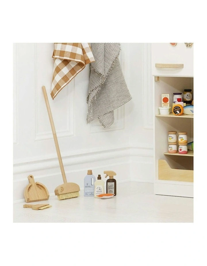 Le Toy Van Kids/Toddler Wooden Pretend Play Toy Home/Room Cleaning Set 3y image 3