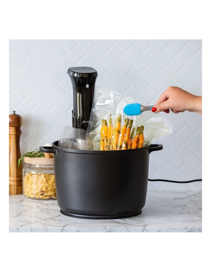 Sous Vide Starter Kit with Vacuum Sealer & Bags image 4