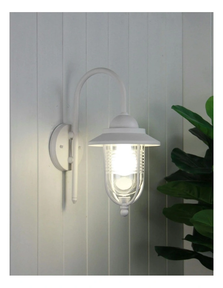 Domo Exterior Bracket Light in White image 2