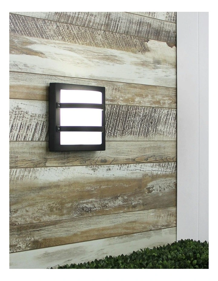 Largo Premium Outdoor Bulkhead Light in Black image 3