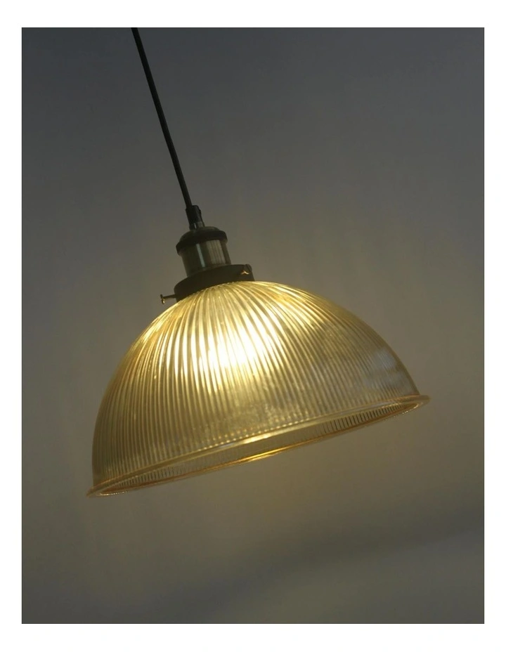 Tristan Pendant Light in Amber image 7