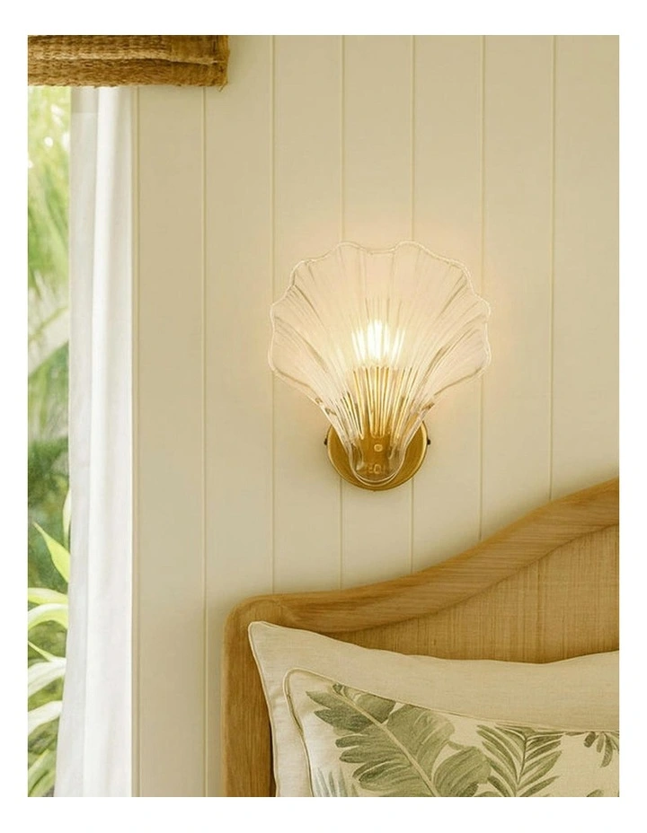 Glass Aurora Wall Light in Clear image 6