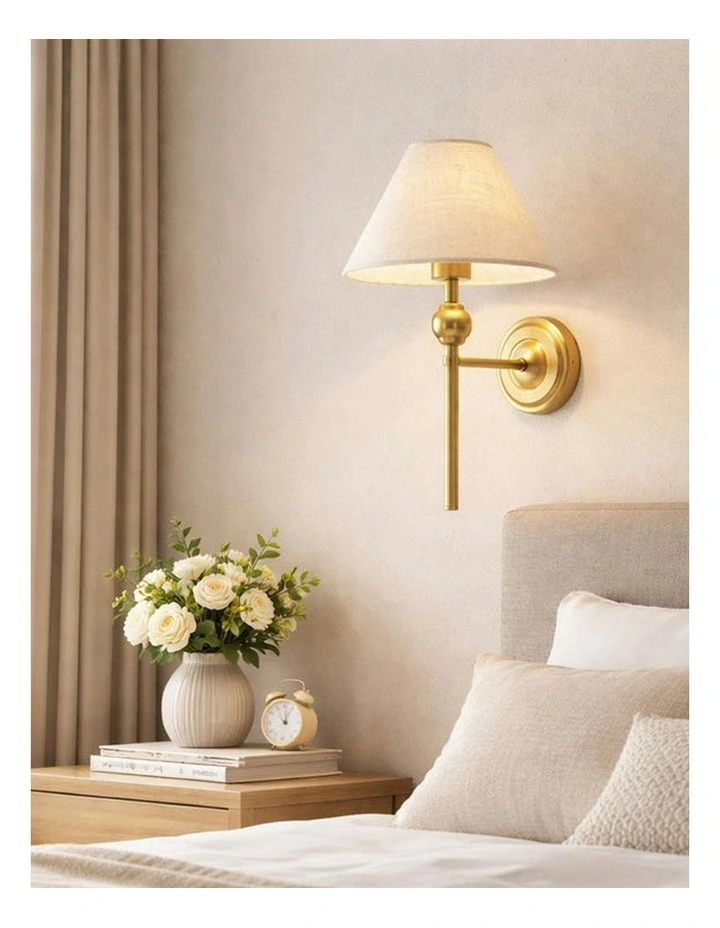 Violet Wall Light in Gold image 7