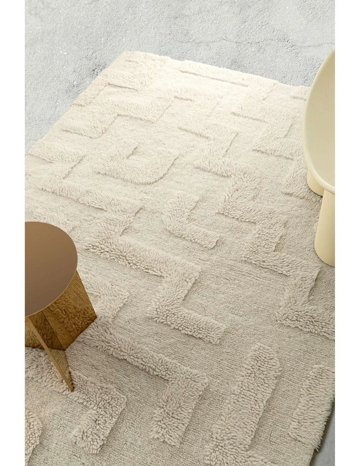 Garbatella Sculpted Rug in Cream image 3