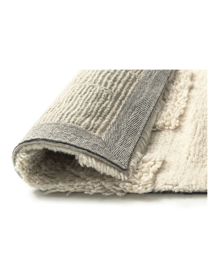 Garbatella Sculpted Rug in Cream image 5