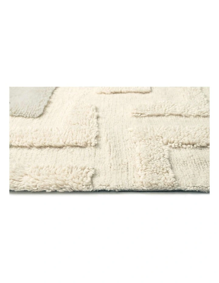 Garbatella Sculpted Rug in Cream image 6