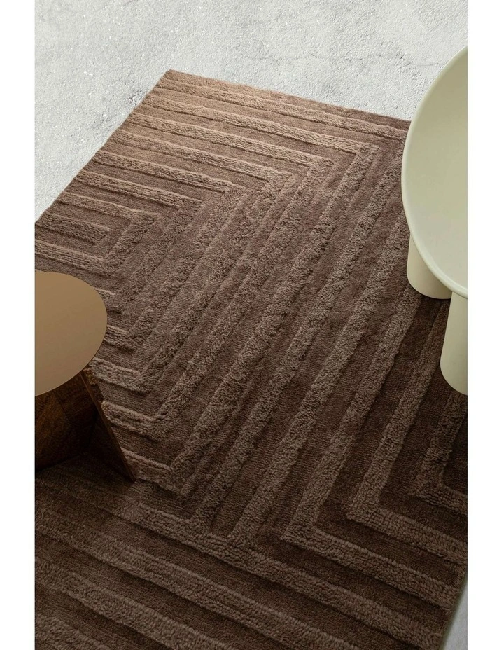 Pigneto Mocha Geometric Carved Wool Rug in Brown image 2
