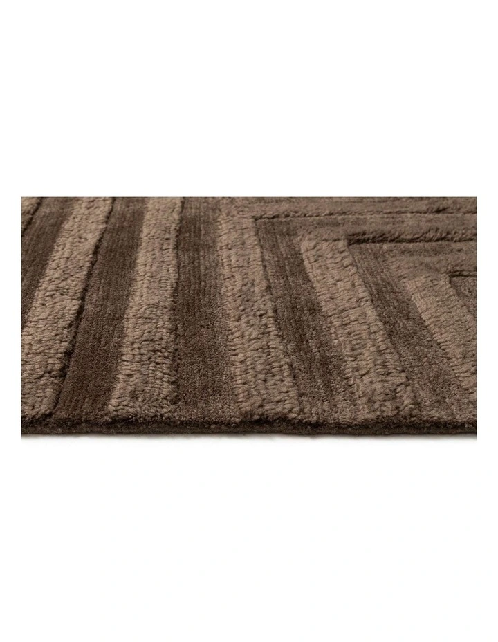 Pigneto Mocha Geometric Carved Wool Rug in Brown image 5