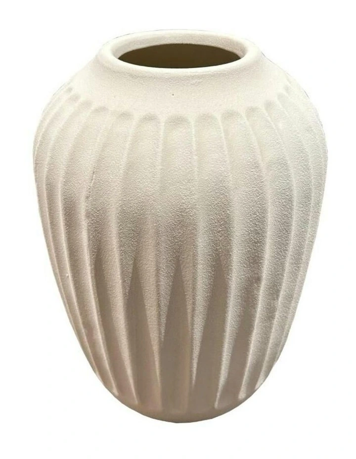 Camille Vase 19x19x27cm in White image 3