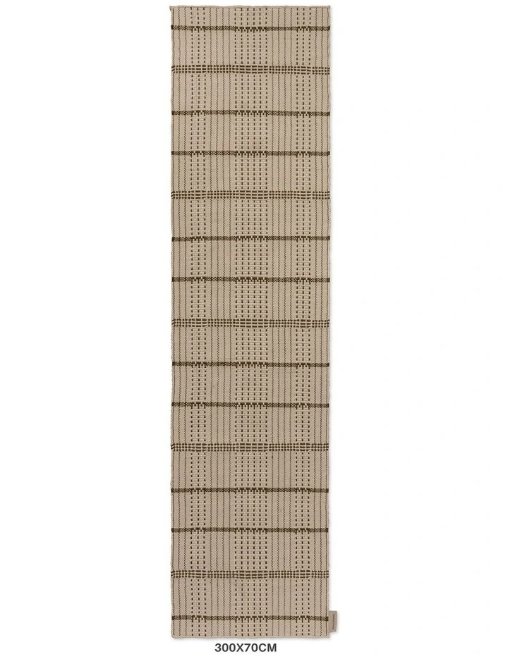 Zona Stitch Outdoor Runner Rug 495707 in Olive image 2