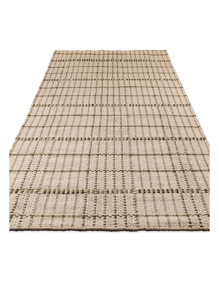 Zona Stitch Outdoor Runner Rug 495707 in Olive image 3