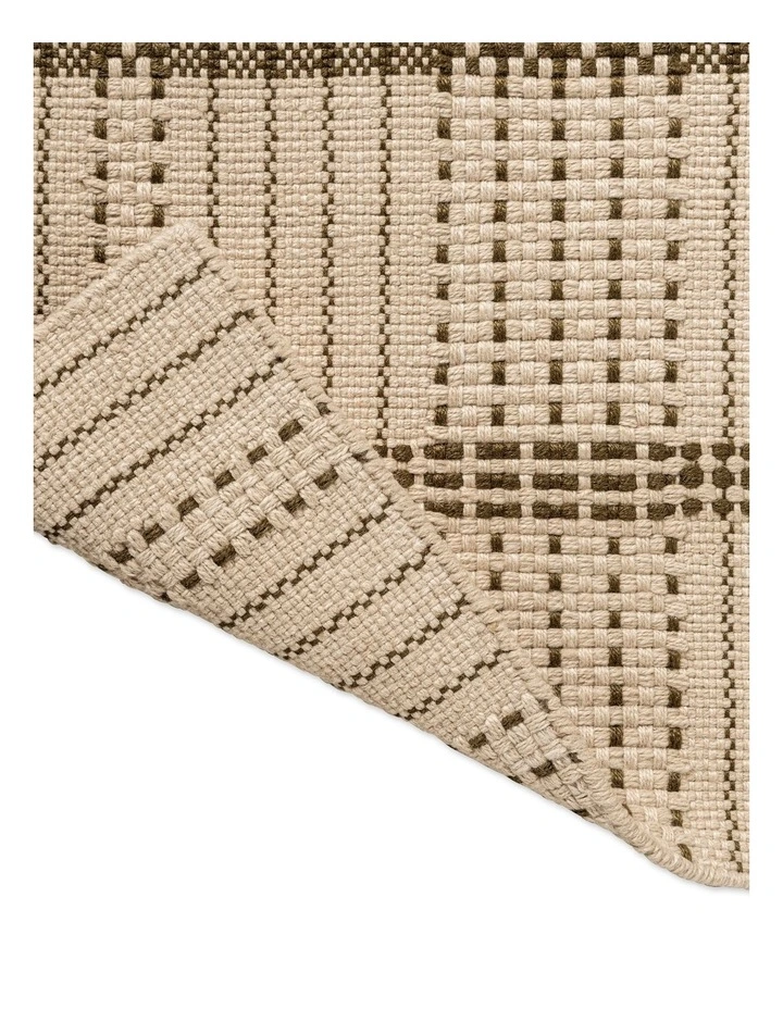 Zona Stitch Outdoor Runner Rug 495707 in Olive image 5