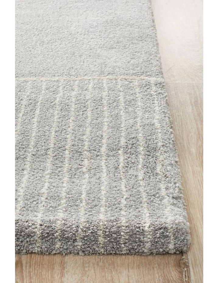 Broadway Rug 935 in Silver image 4