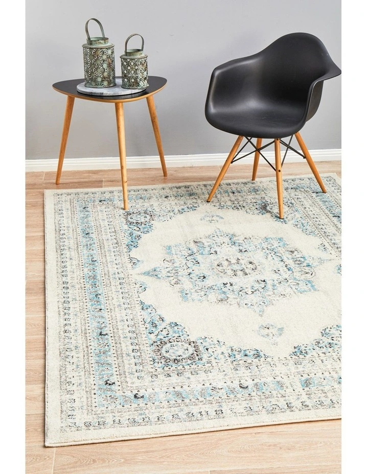 Century Rug 922 in Multi image 3