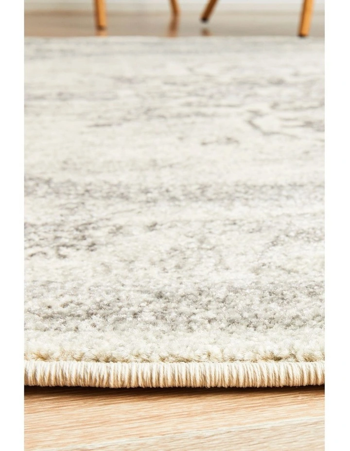 Century Round Rug 977 in Silver image 7