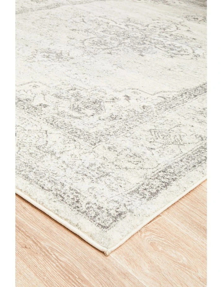 Century 977 Rug in Silver image 5