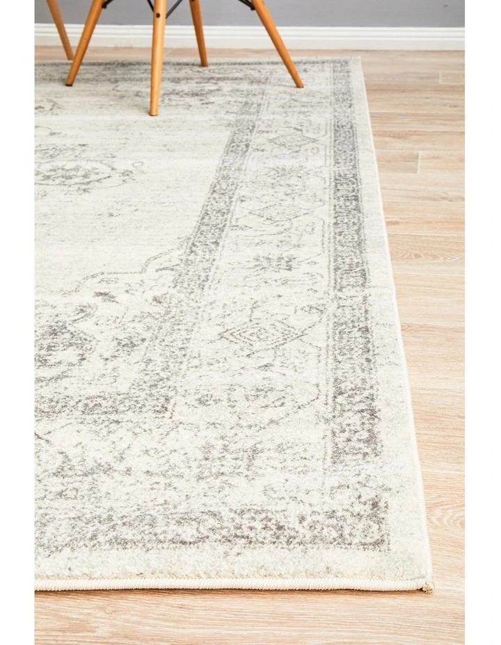 Century 977 Rug in Silver image 6