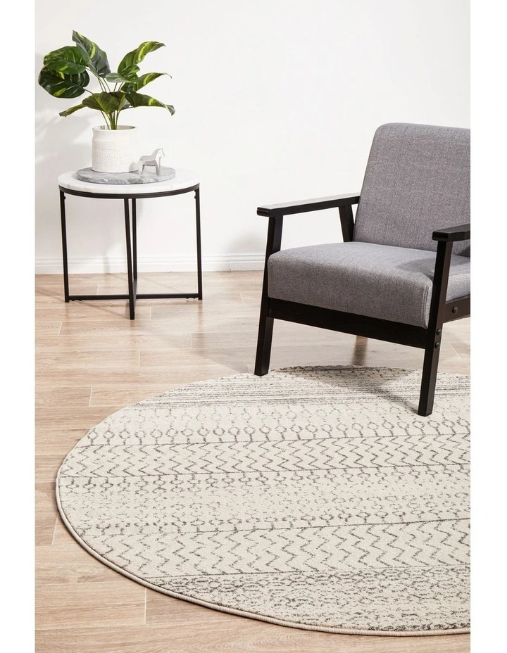 Chrome Harper Round Rug in Silver image 3