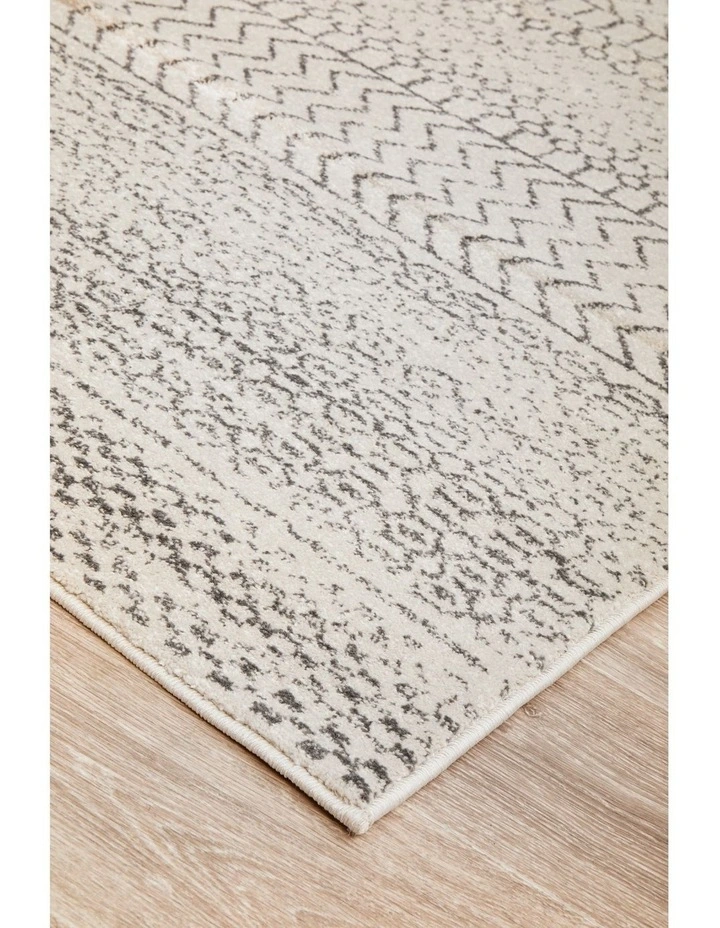 Chrome Harper Rug in Silver image 5