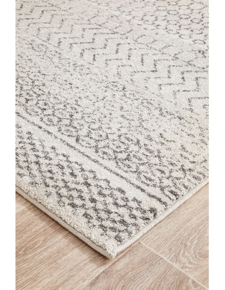 Chrome Harper Runner Rug in Silver image 4