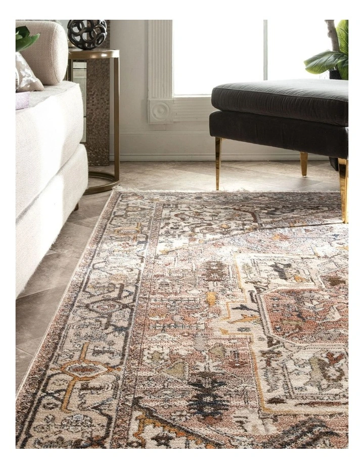 Heriz Rug image 5