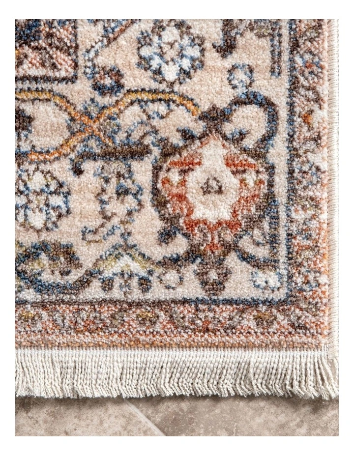 Heriz Rug image 7