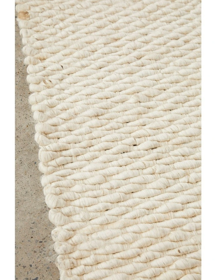 Hive Runner Rug image 6