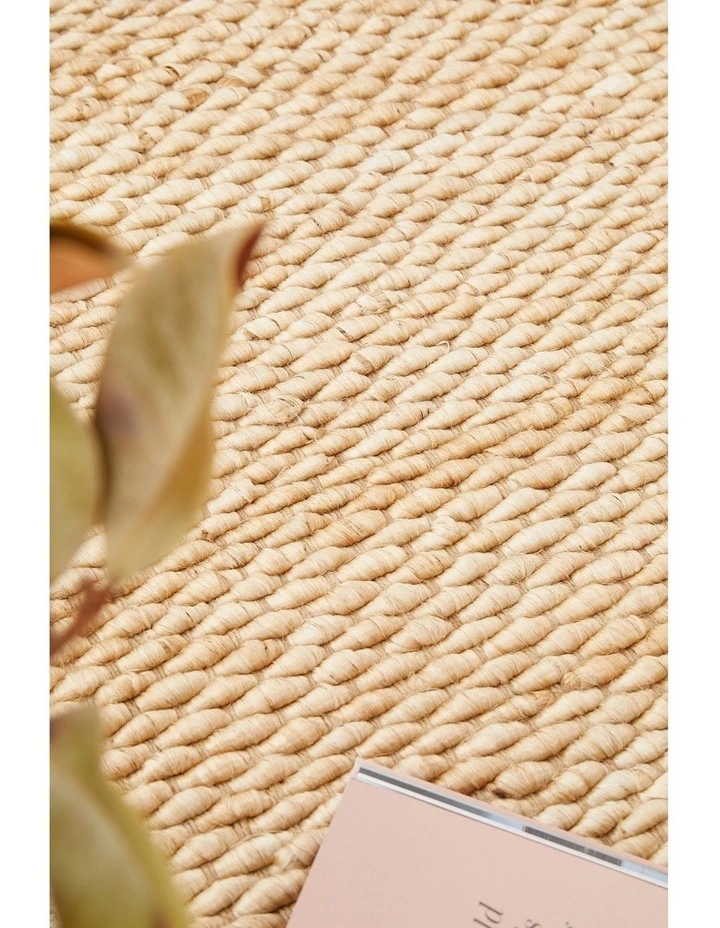 Hive Runner Rug image 4