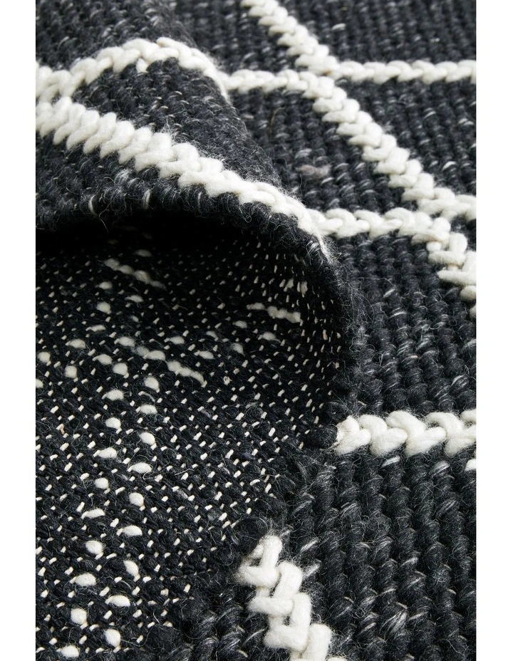 Huxley Rug image 3
