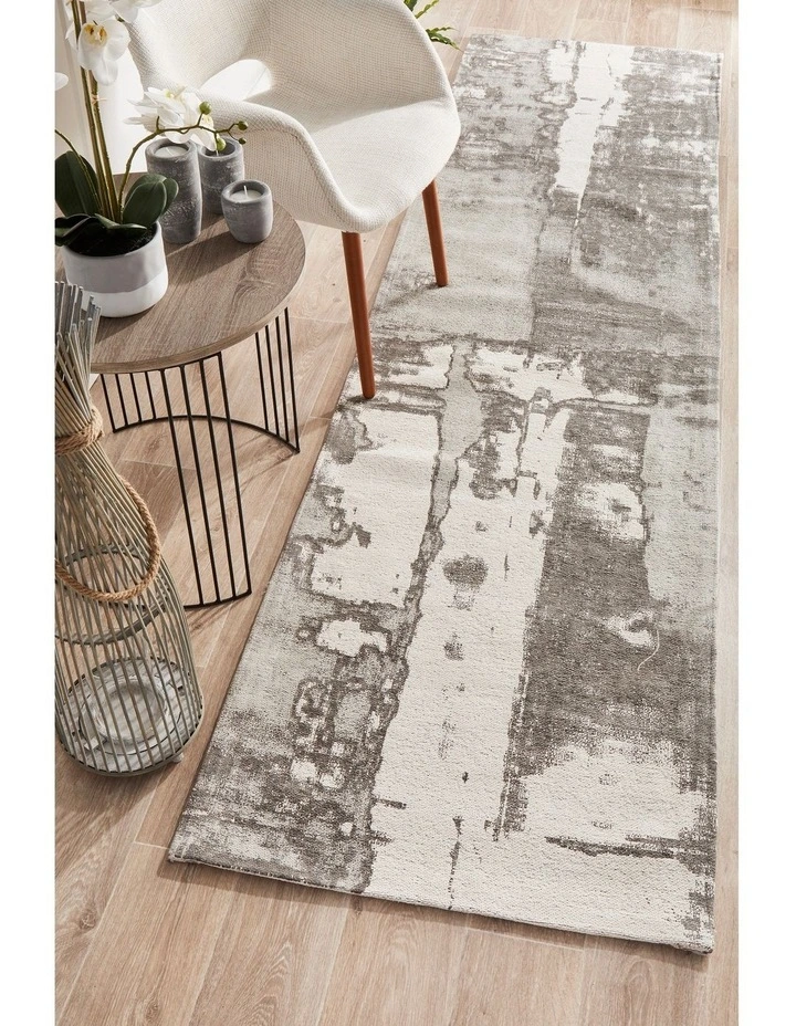 Magnolia 11 Runner Rug image 2