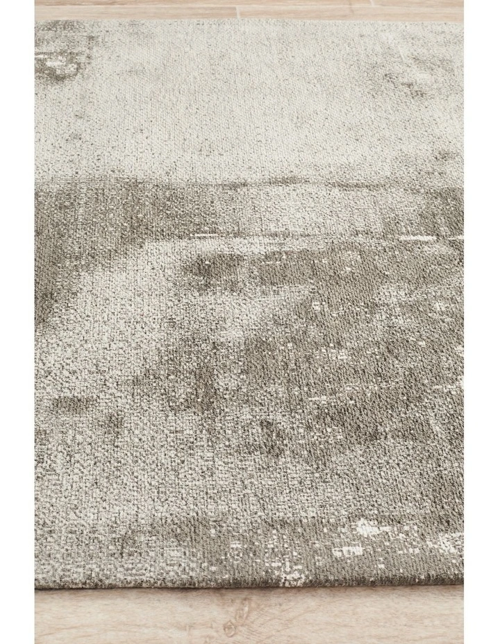 Magnolia 11 Runner Rug image 5