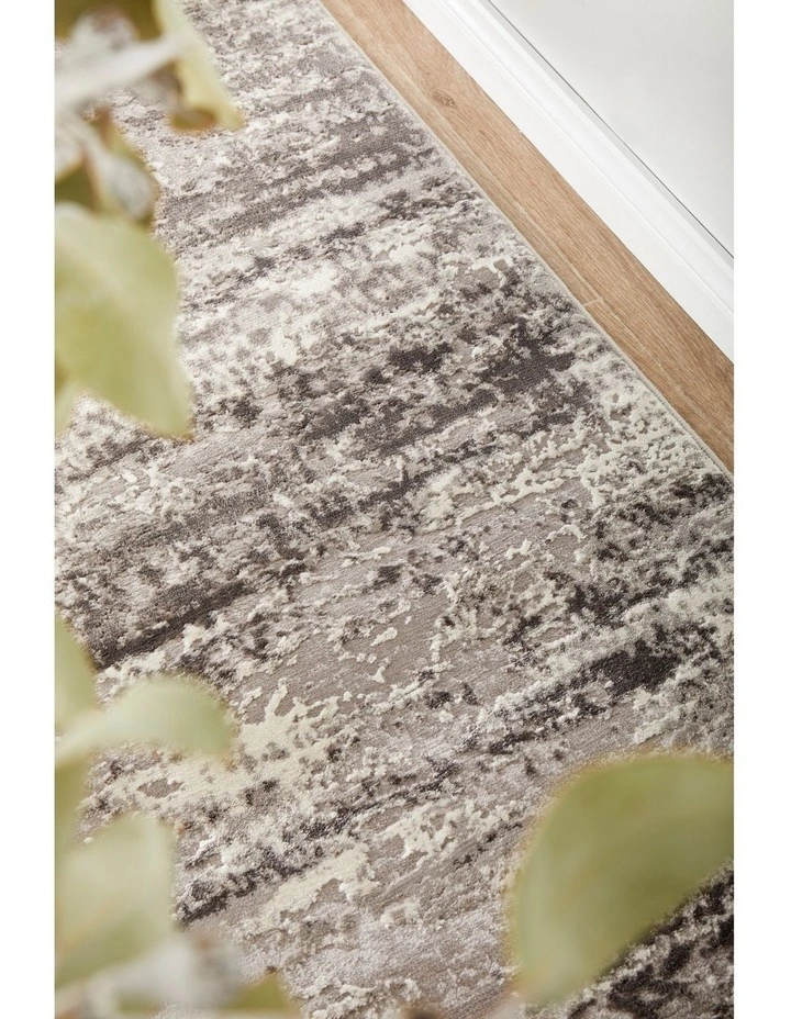 Opulence 115 Runner Rug image 3