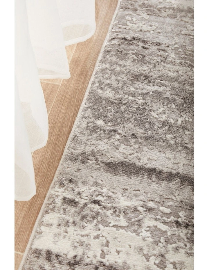 Opulence 115 Runner Rug image 4