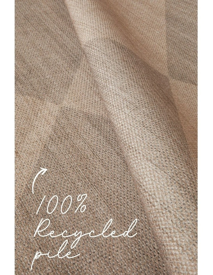 Solar Inesh Outdoor Rug image 7