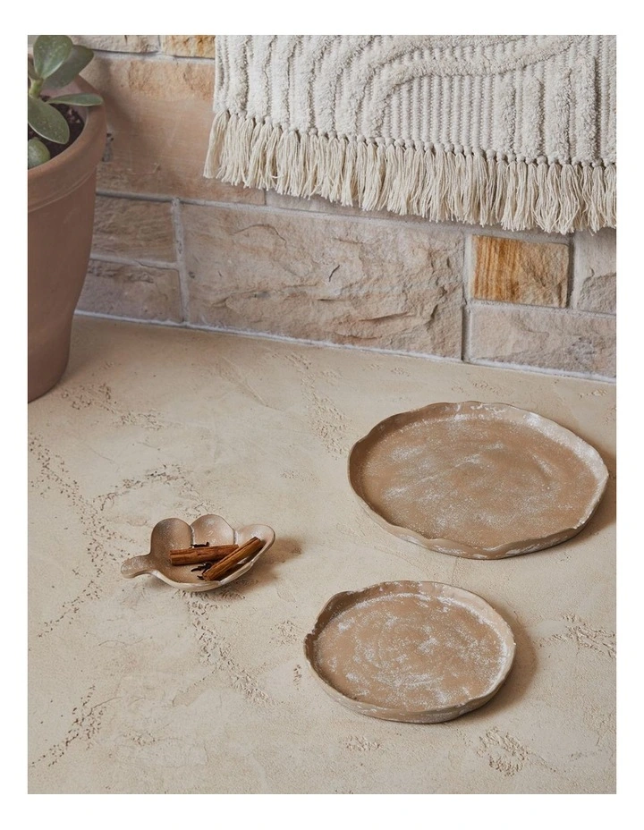 Mara Round Plate Medium 31x30x2.5cm Whitewash image 4