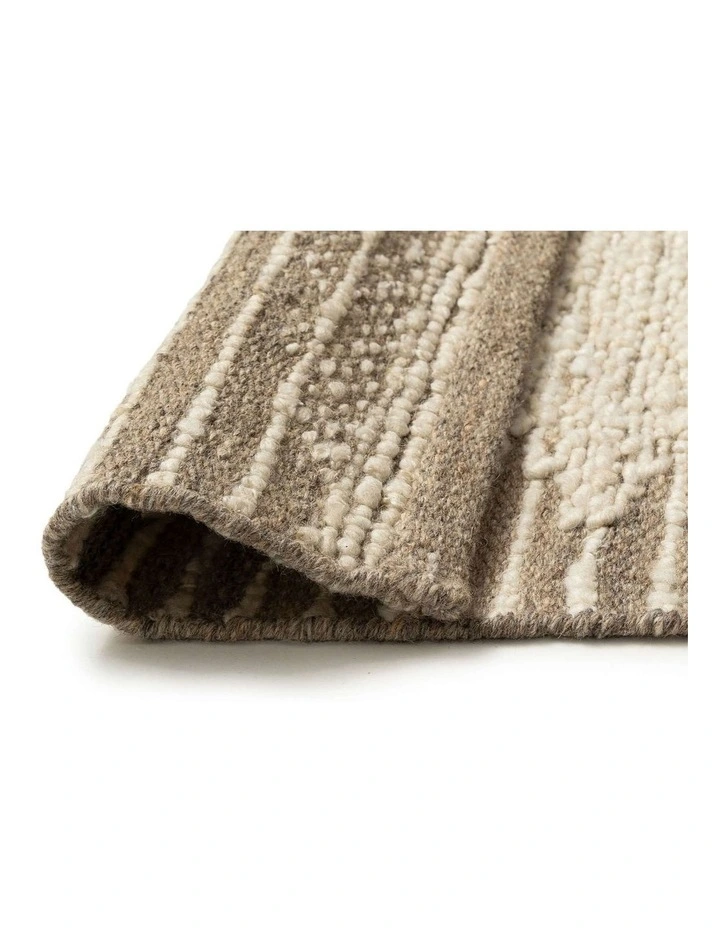 MISS AMARA SELIMA BORDERED CREAM RUG image 3