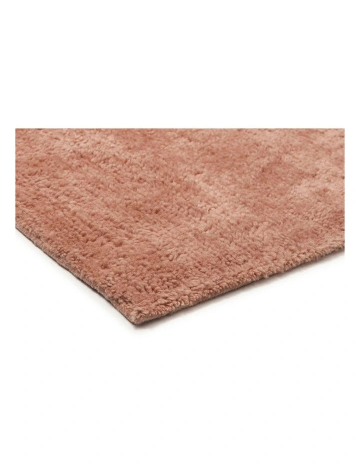 MISS AMARA SHANNON PINK WOOL DIRECTIONAL SHAG RUG image 2