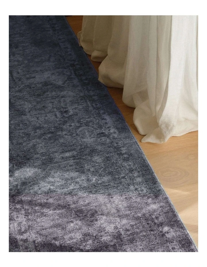 MISS AMARA ALEXIS TONAL DISTRESSED INK BLUE RUG image 7