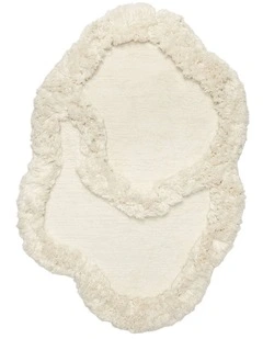 MISS AMARA JANISA NATURAL CREAM ORGANIC SHAPE SHAG RUG