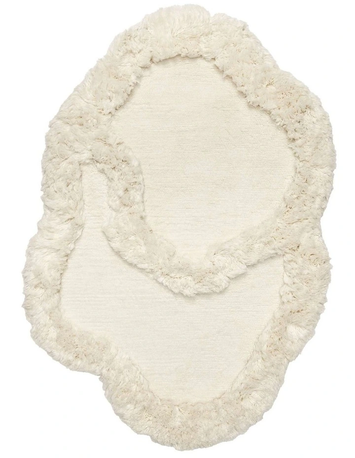 MISS AMARA JANISA NATURAL CREAM ORGANIC SHAPE SHAG RUG image 1
