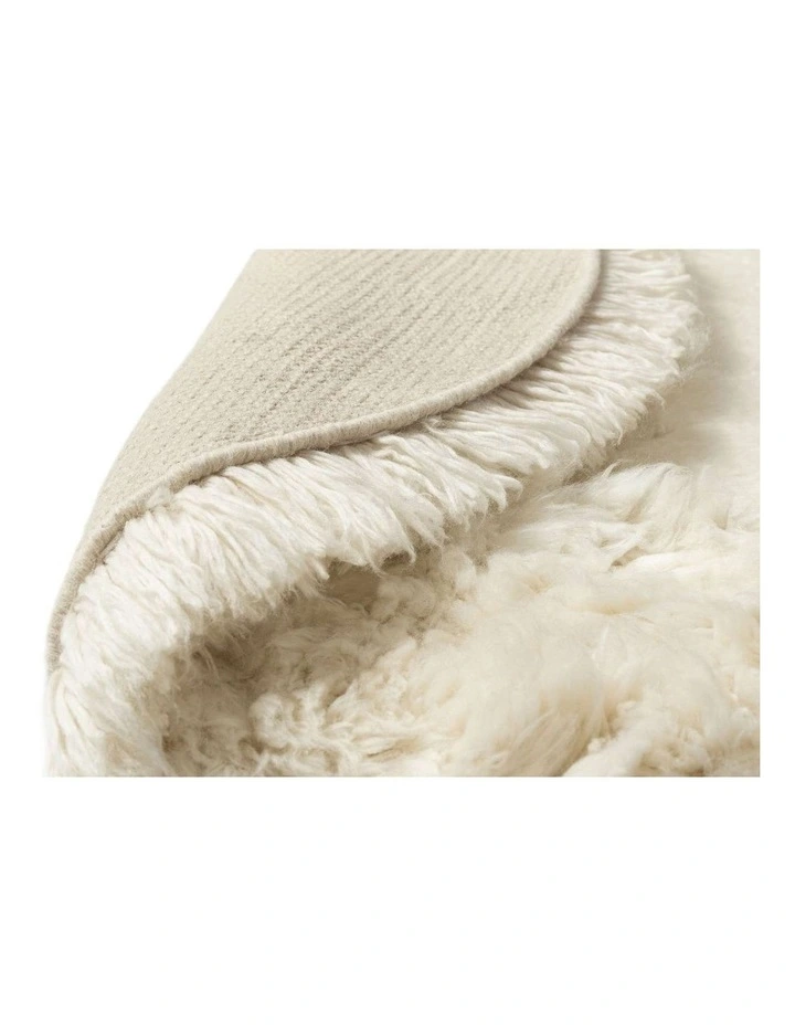 MISS AMARA JANISA NATURAL CREAM ORGANIC SHAPE SHAG RUG image 2