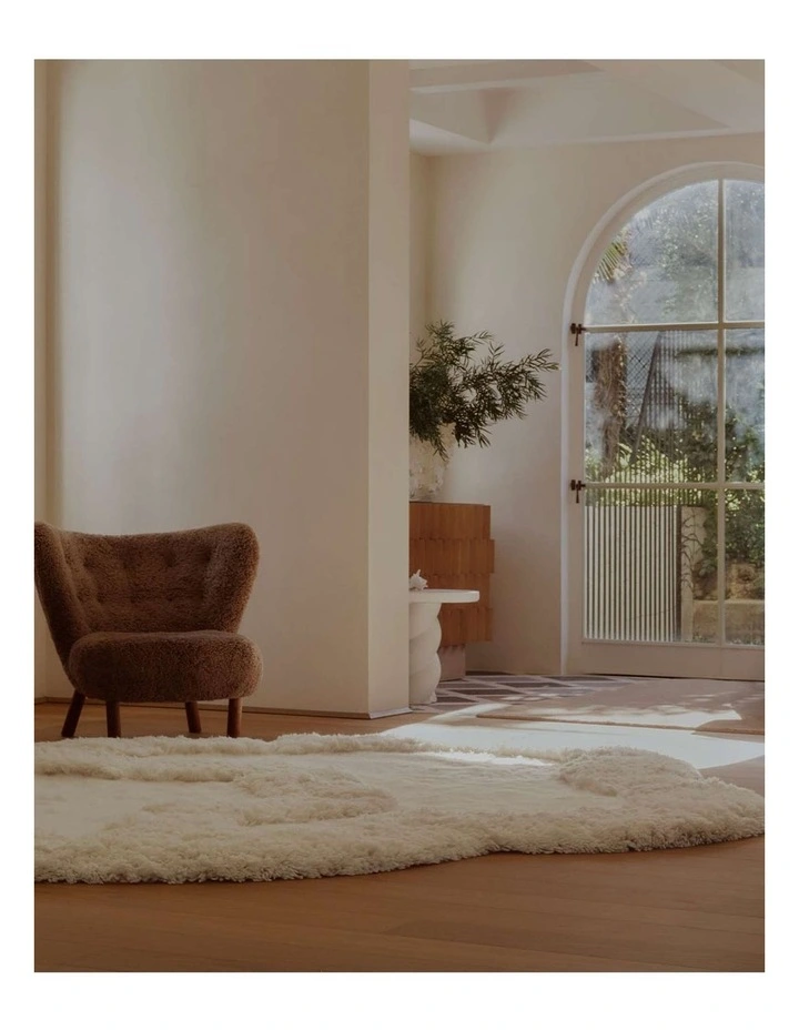 MISS AMARA JANISA NATURAL CREAM ORGANIC SHAPE SHAG RUG image 5