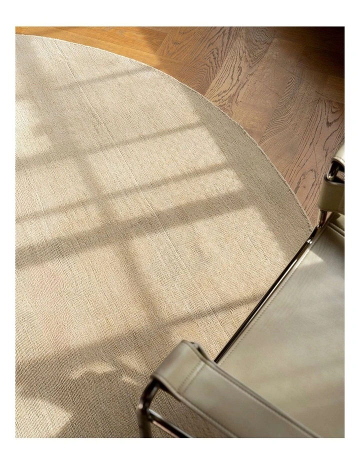 MISS AMARA  ALEK CREAM HANDWOVEN PET ROUND RUG image 6